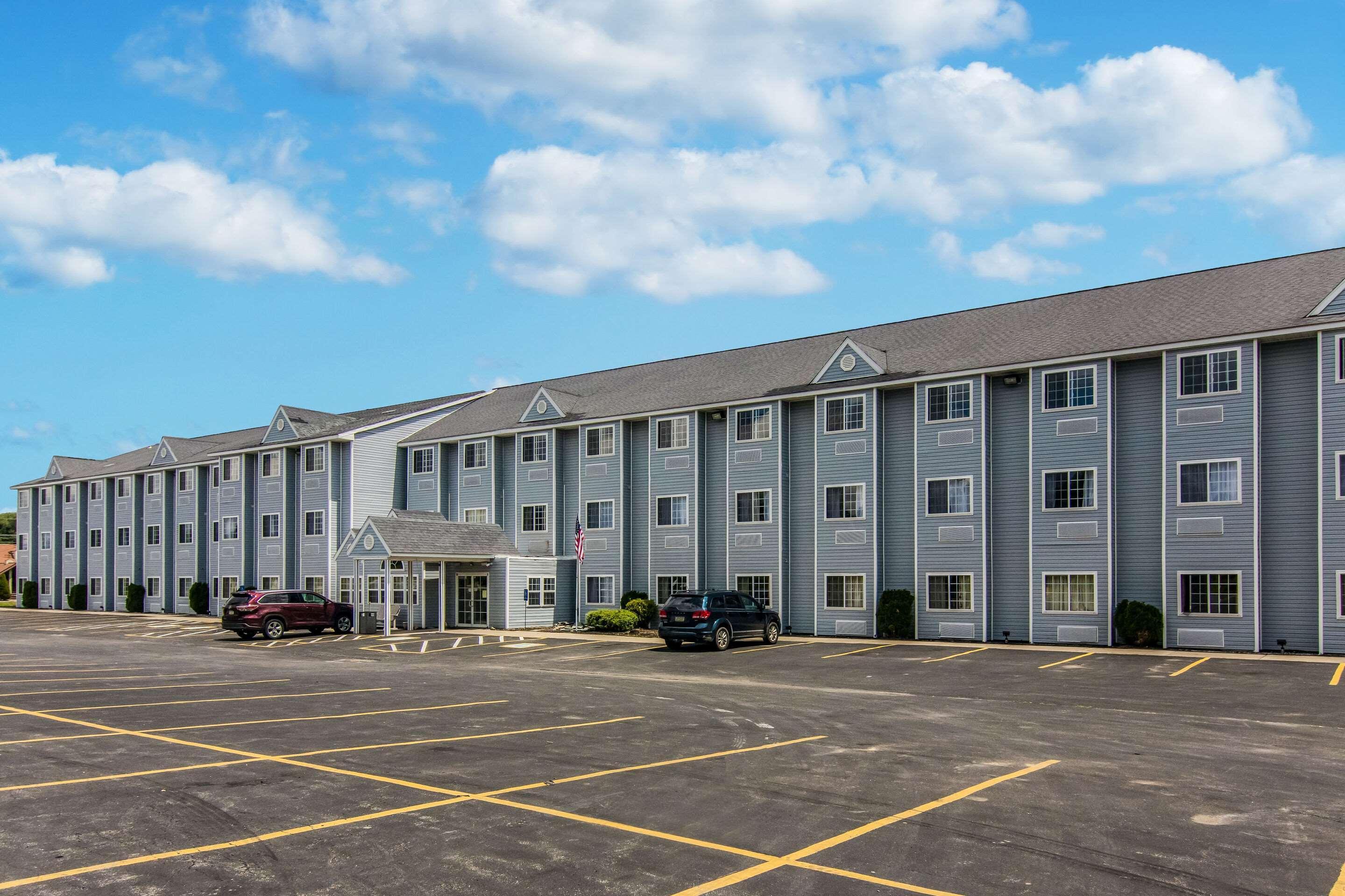 Monroe Heights Grove City Exterior photo